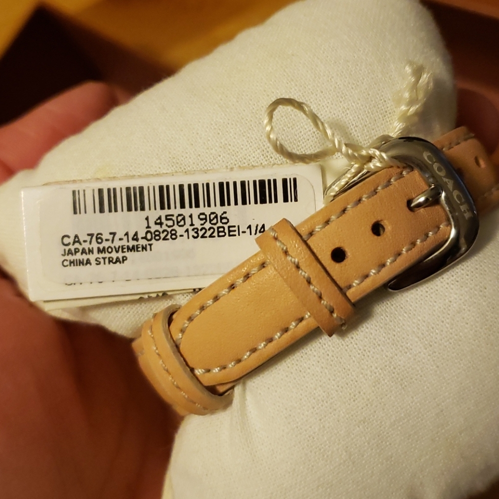 Genuine Leather COACH Watch - Picture 6 of 8